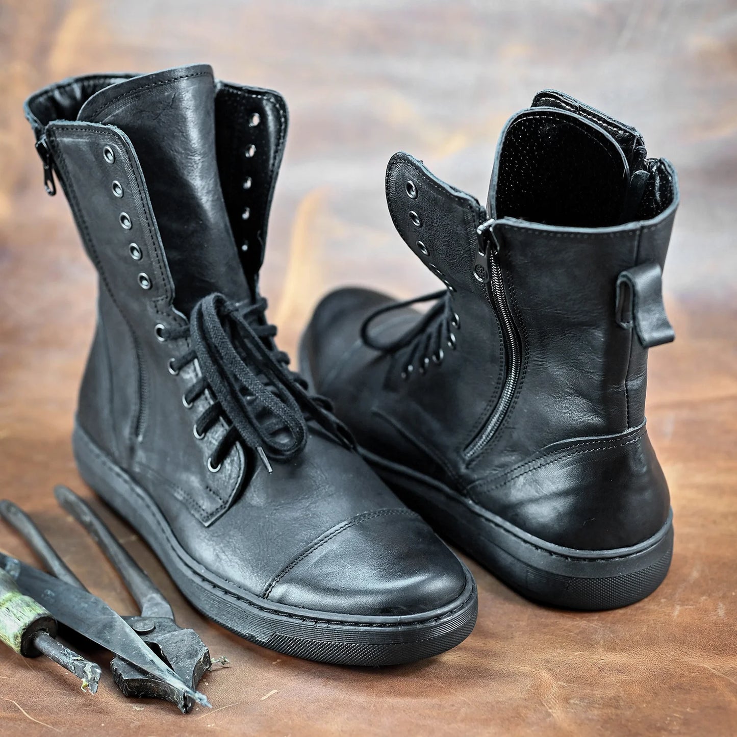 Pánské vysoké kožené boty Liam Černé – ručně šité boty z italské kůže | KarolShoes