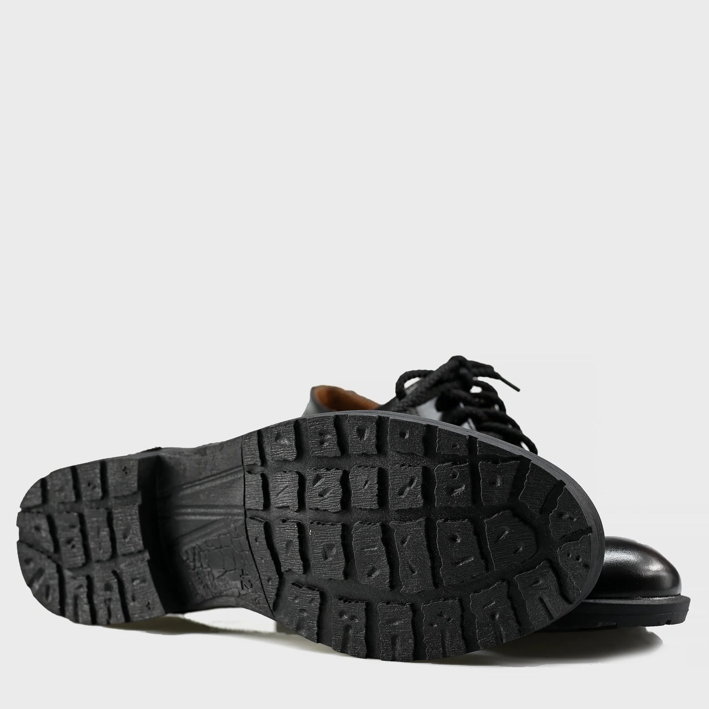 Black Leather Men’s Brogues – Hand-Stitched – Oxford Ridge | KarolShoes