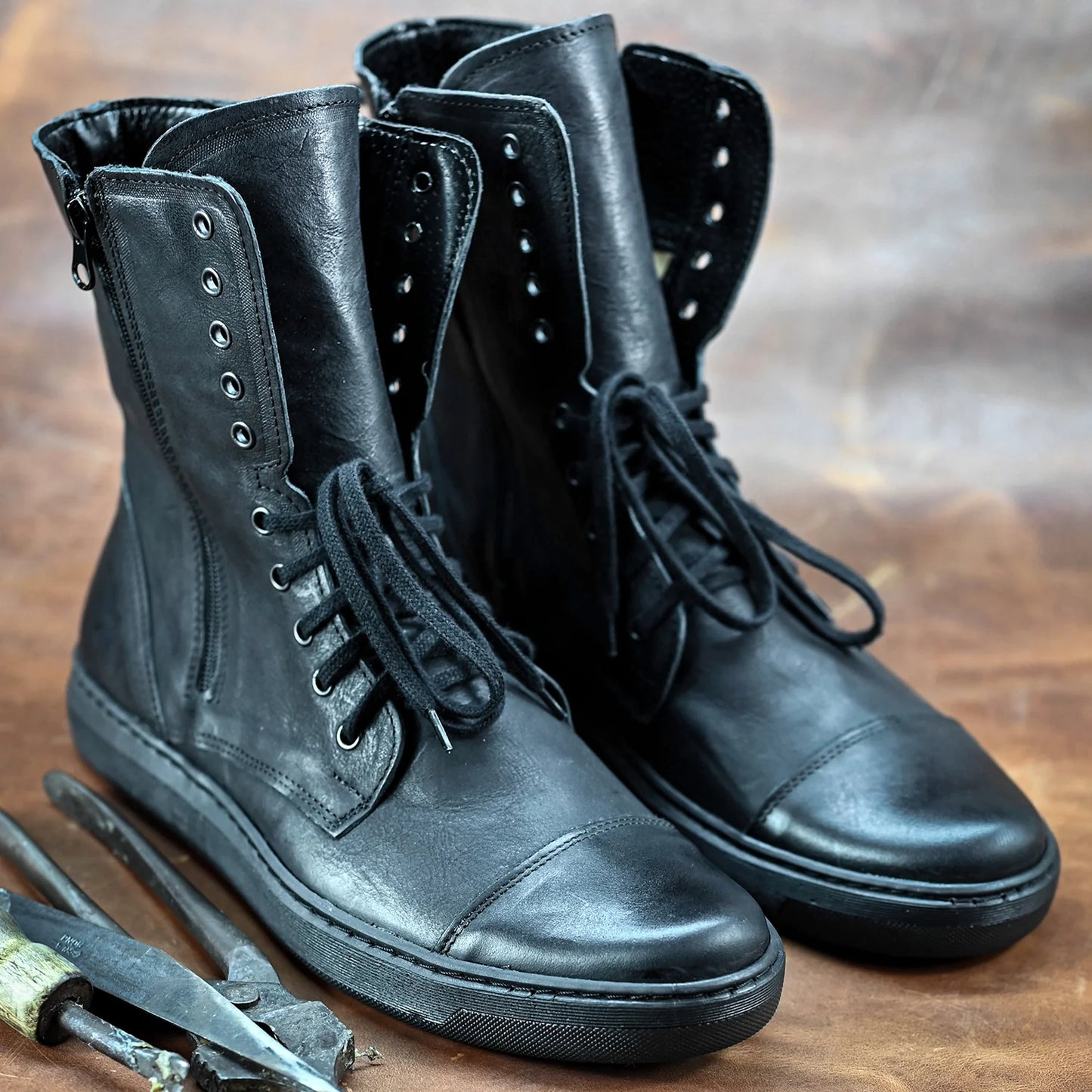 Pánské vysoké kožené boty Liam Černé – ručně šité boty z italské kůže | KarolShoes
