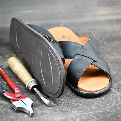 Czarne męskie skórzane klapki z paskami – Nero | Jordan Handmade Shoes – zdjęcie 7
