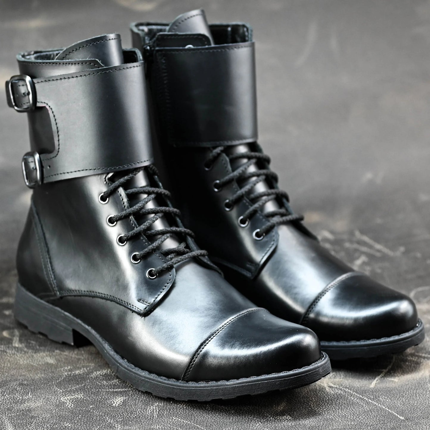 Pánské kožené boty Vanguard – černé vysoké boty s přezkami a bočním zipem | KarolShoes