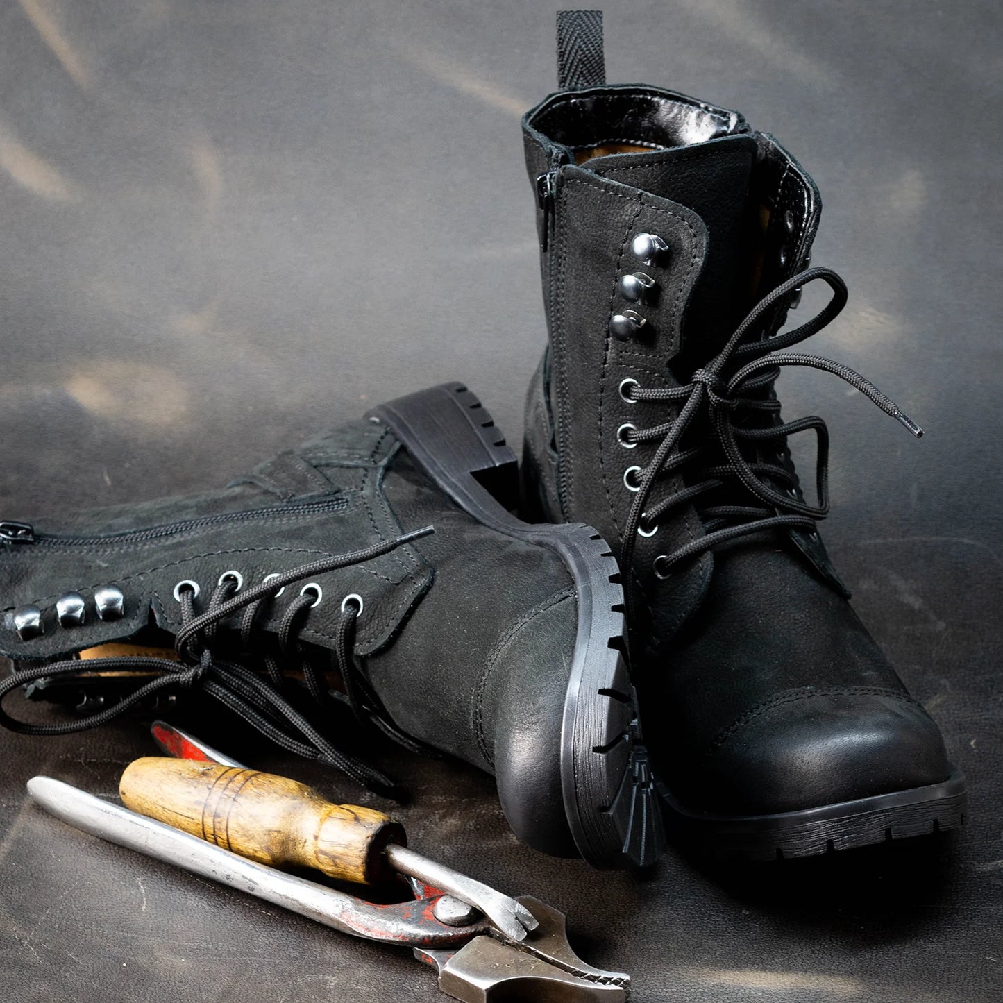 Dámské kotníkové boty Aria – ručně šité černé boty z italské kůže | KarolShoes